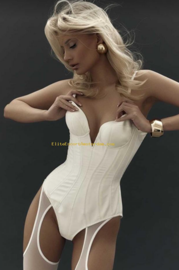 Melanie-Elite-Escort-Amsterdam-5