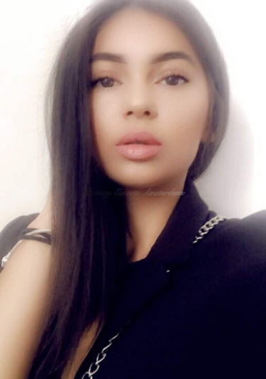 Clara-beauty-escort-amsterdam-4
