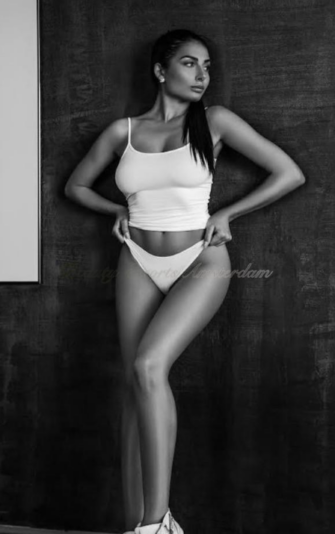 Lily-beauty-escort-amsterdam-3