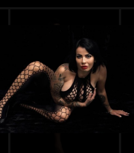 Lina-escort-2