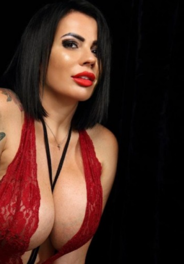 Lina-escort-3